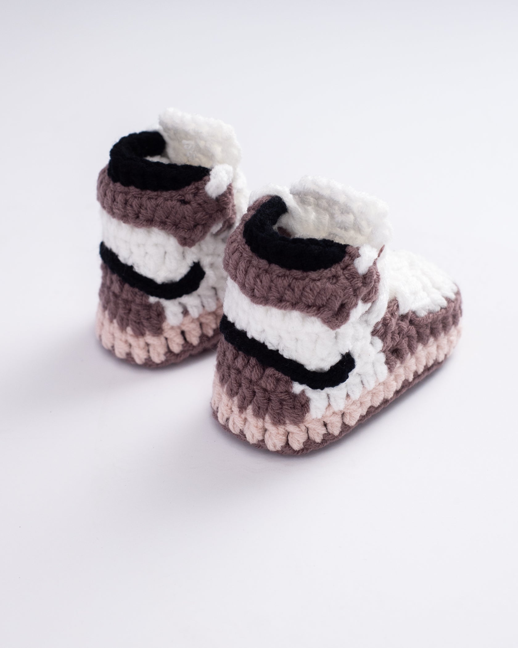 AJ BROWN/WHITE Sneaker Sokkies